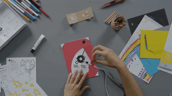 DIY Leuchte für Bastelfans: "Electric Paint Lamp Kit" (Foto: Bare Conductive)