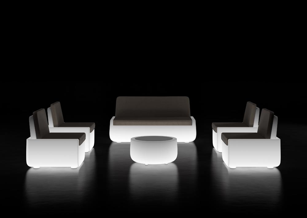 Leuchtende Möbel: "Bold Sofa Light" von Plust (Foto: Plust)
